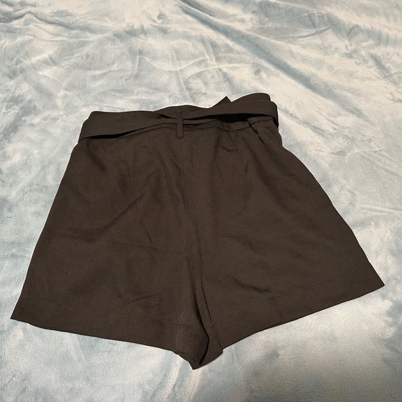 {Fashion Nova} Like new black high waisted shorts 🩳 with belt Worn only once. - Picture 3 of 3